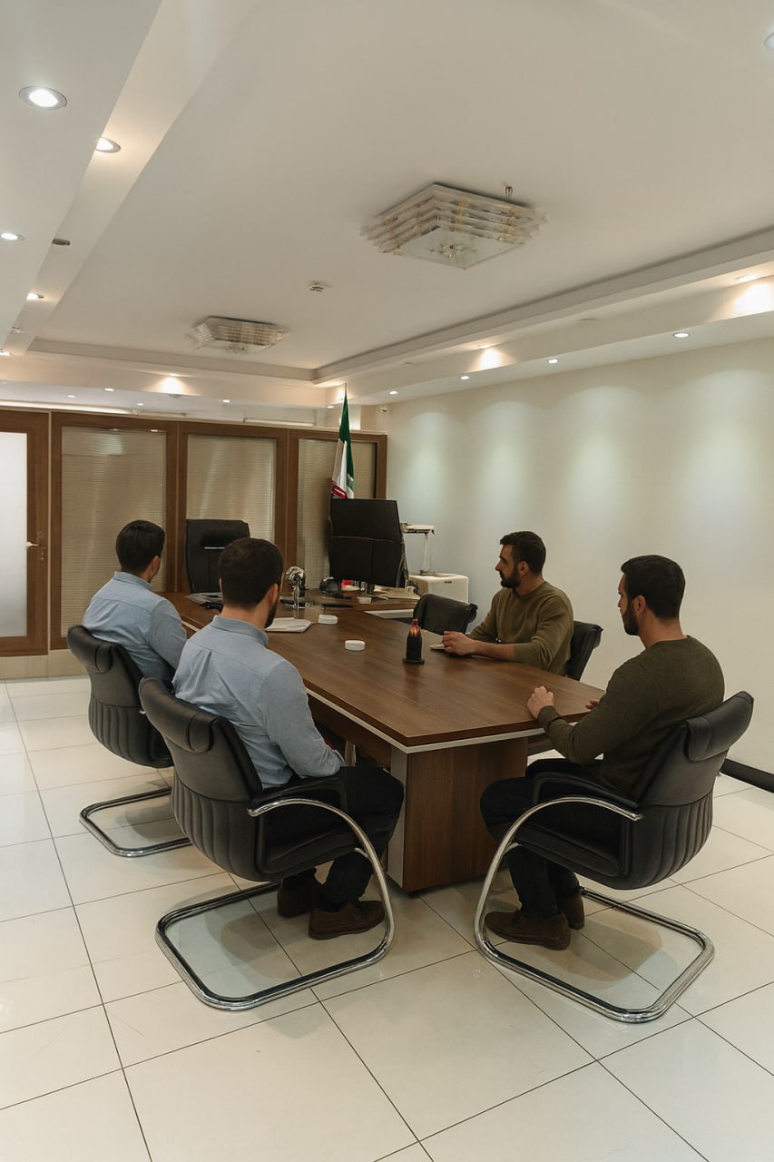 تیم متخصص در محیط کاری